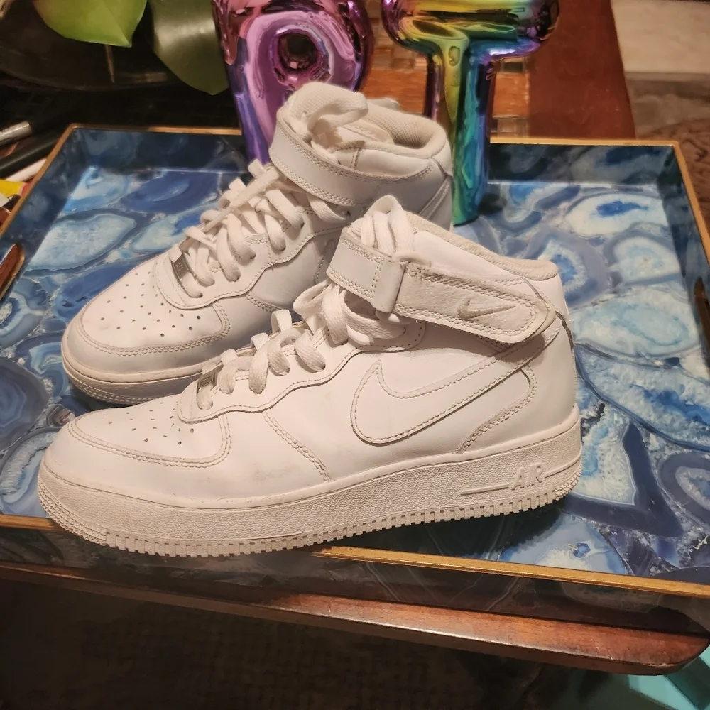 Nike Air Force 1 mid boys size 6.5Y